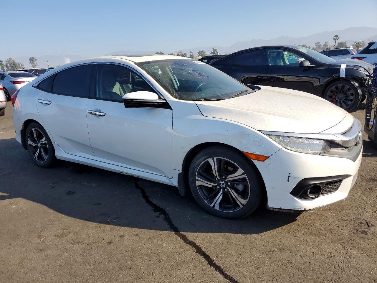 2018 Honda Civic Touring - Фото 4