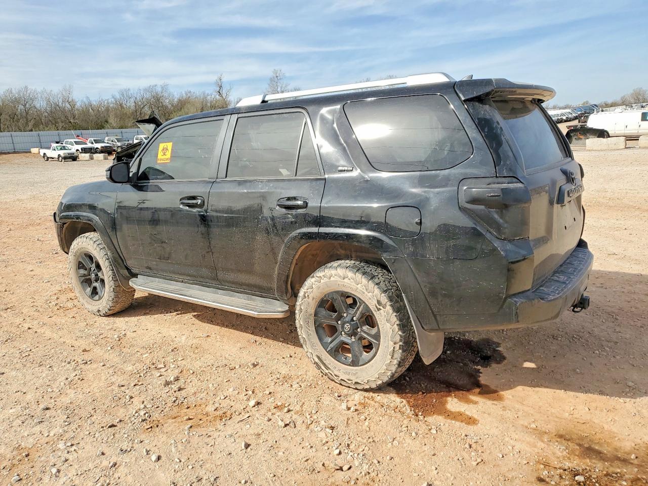 2014 Toyota 4Runner Sr5 - Image 2