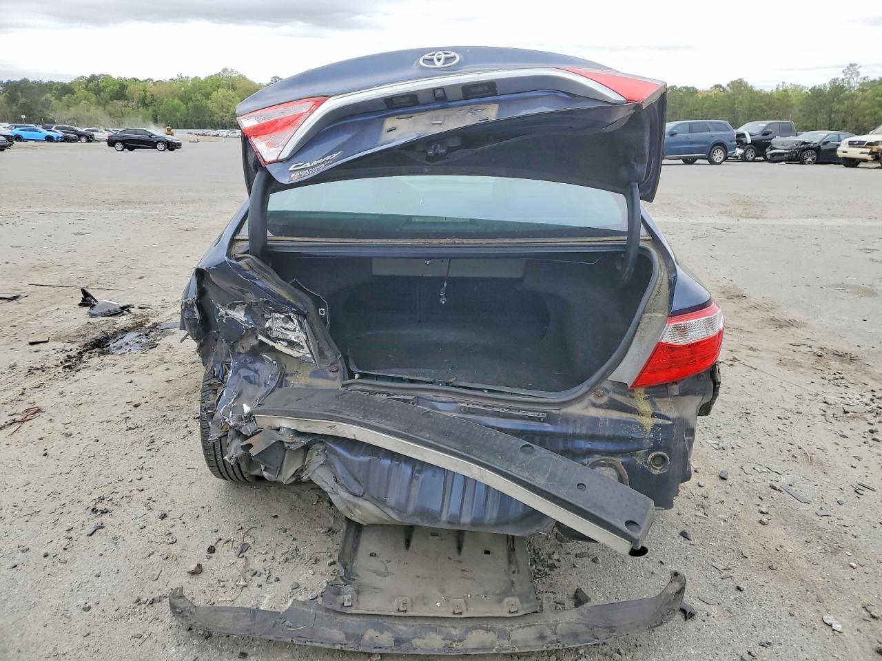 2015 Toyota Camry Le - Фото 6