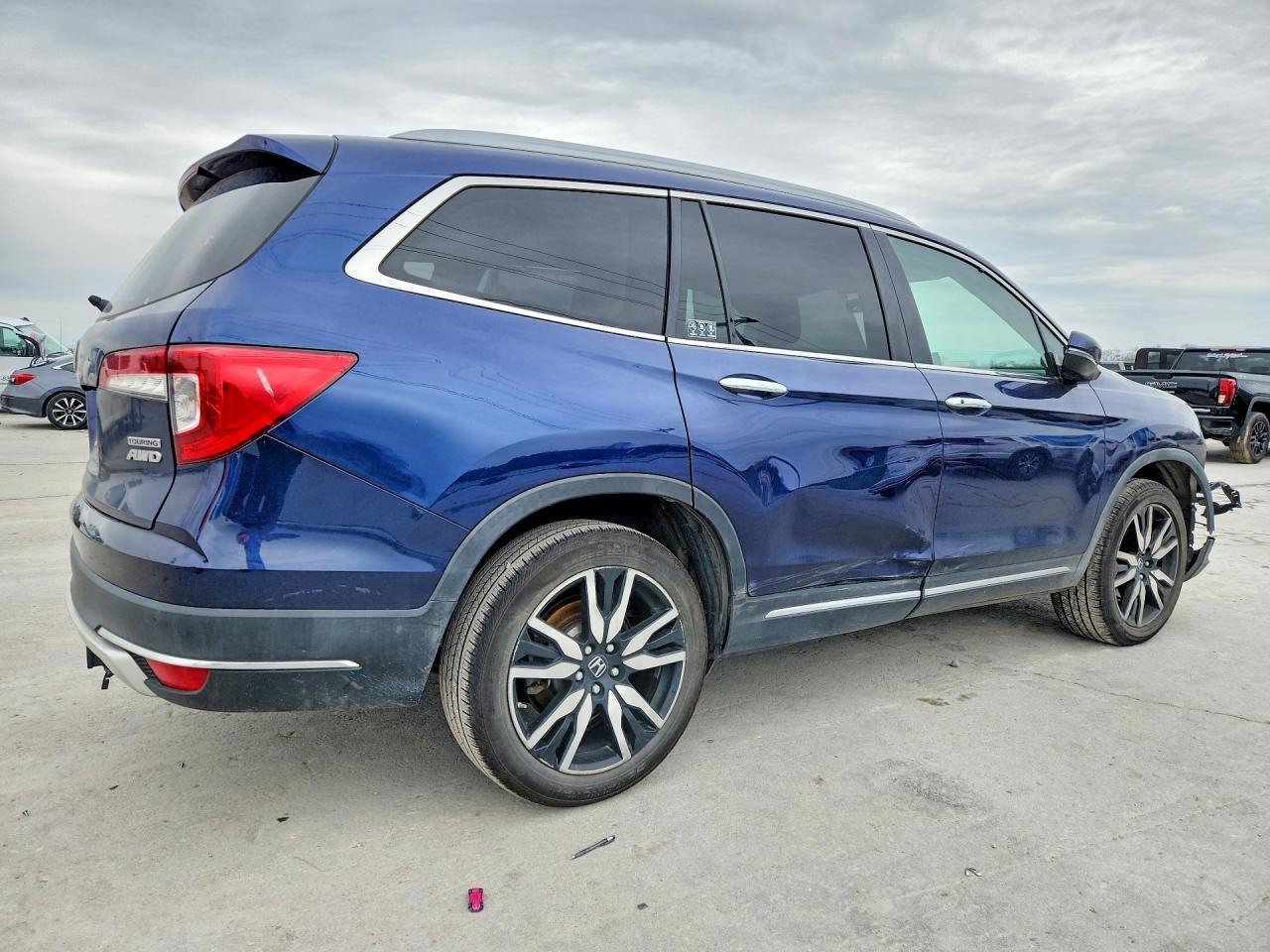2019 Honda Pilot Touring - Image 3