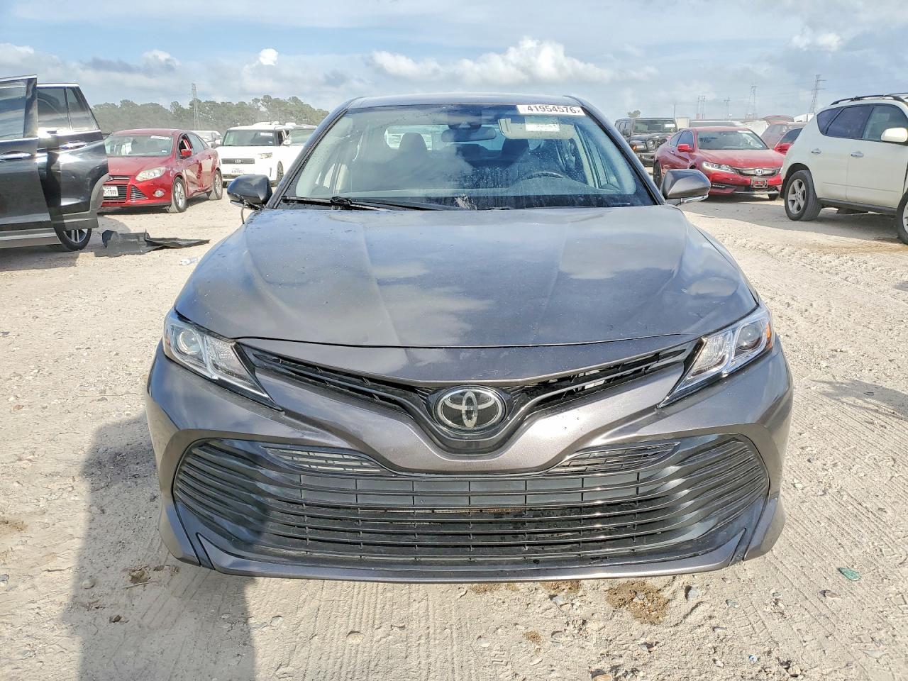 2020 Toyota Camry Le - Фото 5