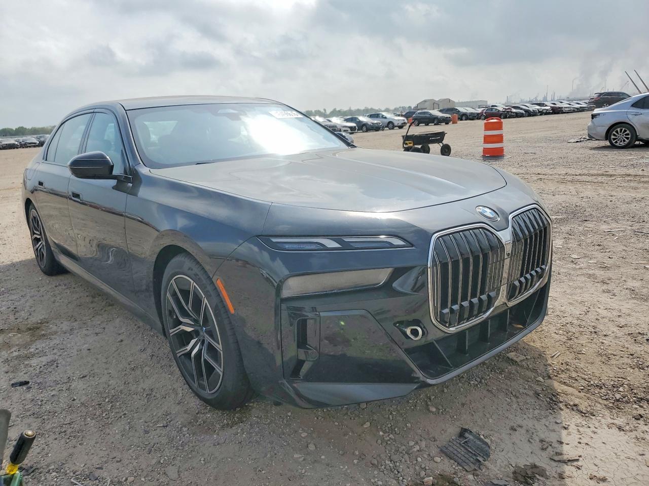 2023 BMW 740 I - Фото 4