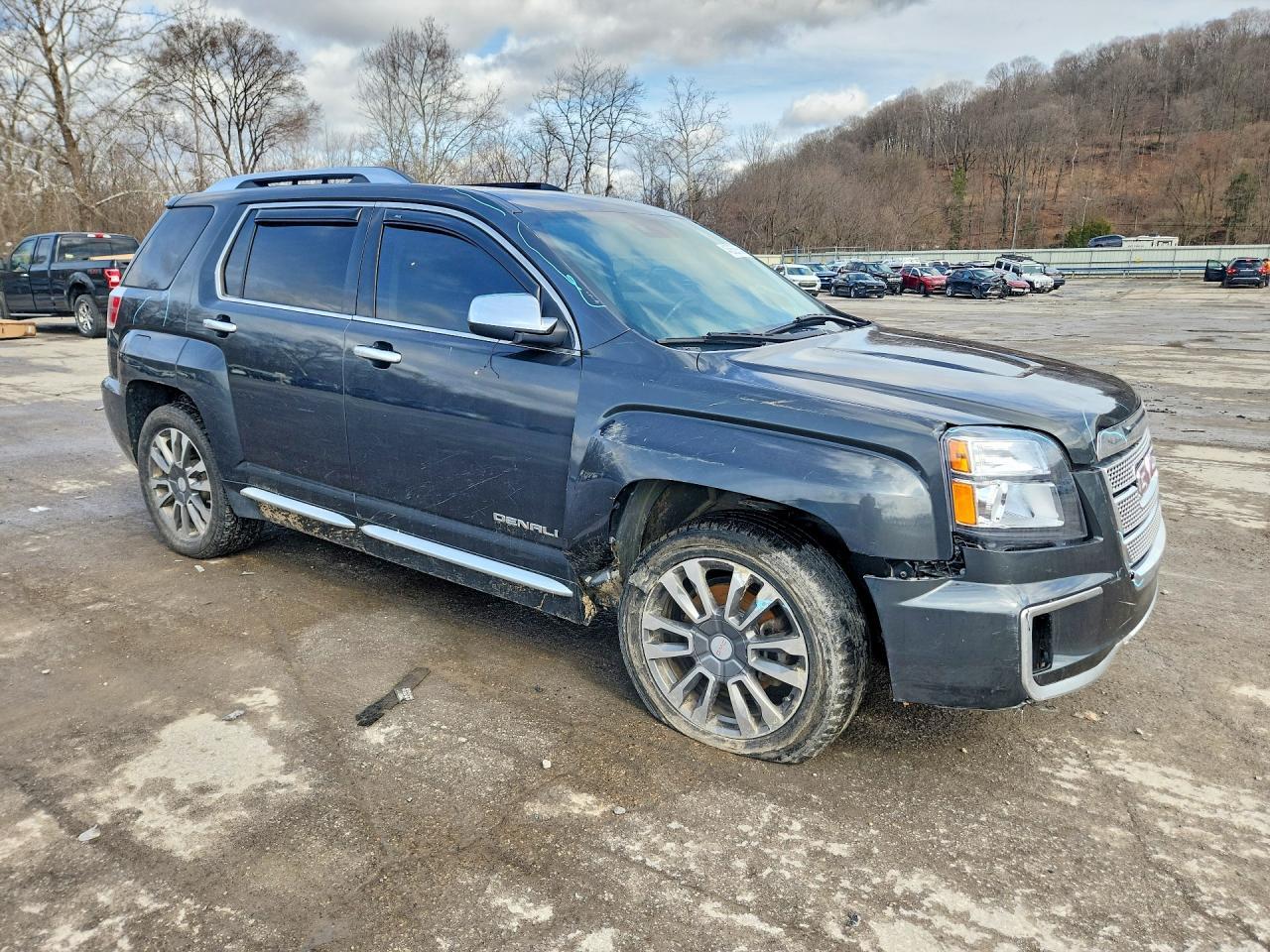 2017 GMC Terrain Denali - Image 4