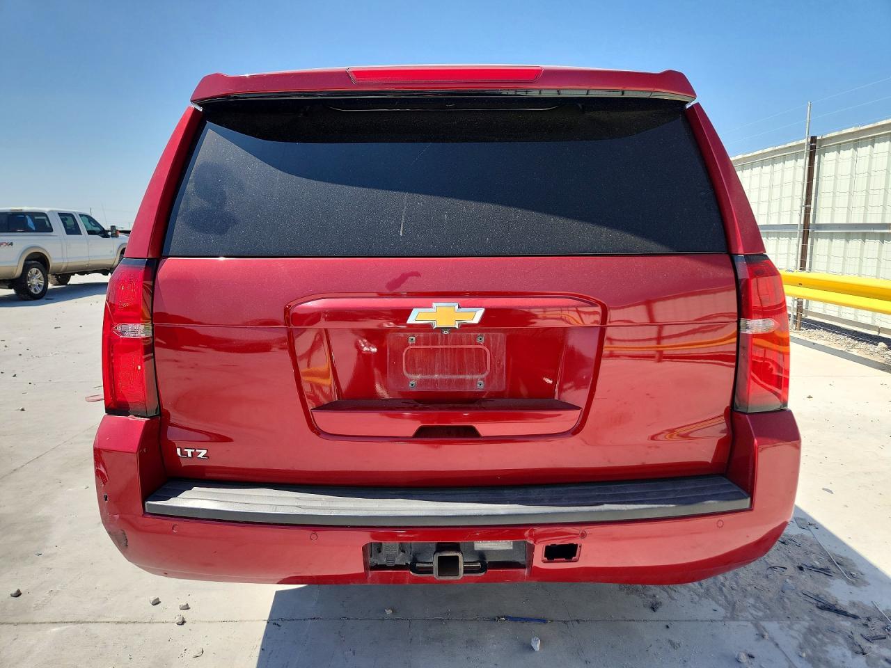 2015 Chev Suburban - Image 6