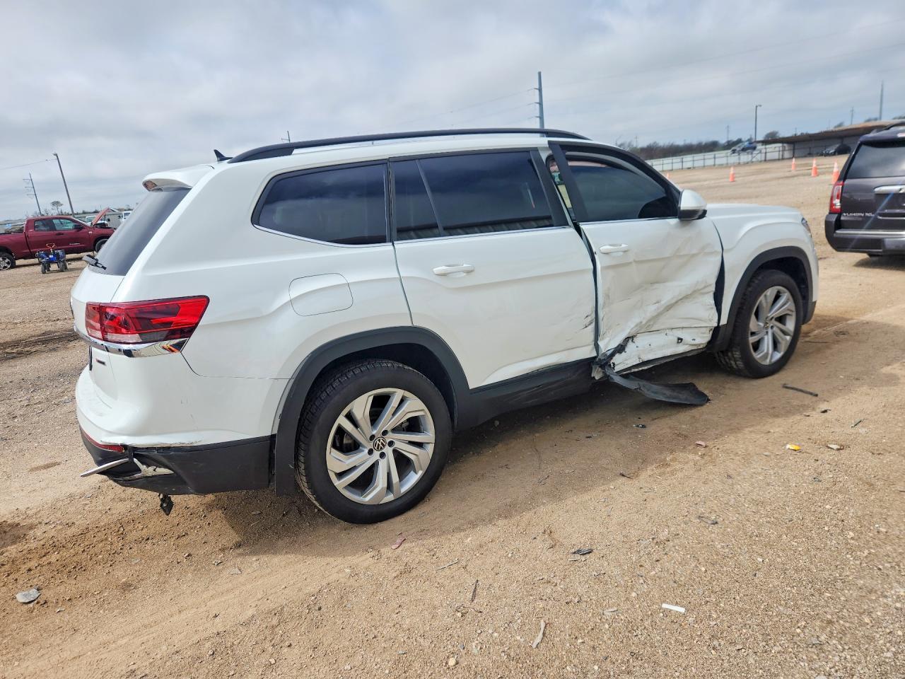 2022 Volkswagen Atlas Se - Фото 3