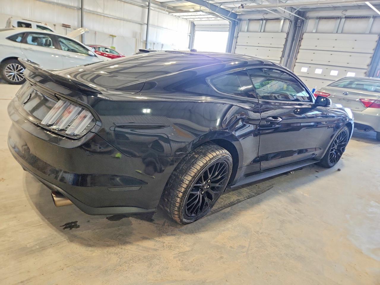 2016 Ford Mustang Gt - Фото 3