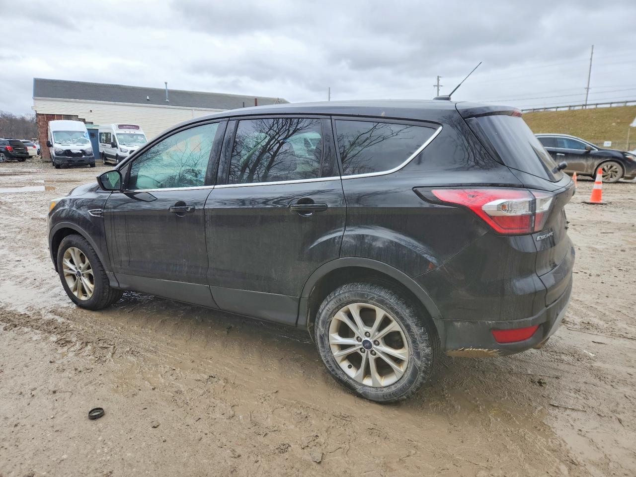 2017 Ford Escape Se - Фото 2