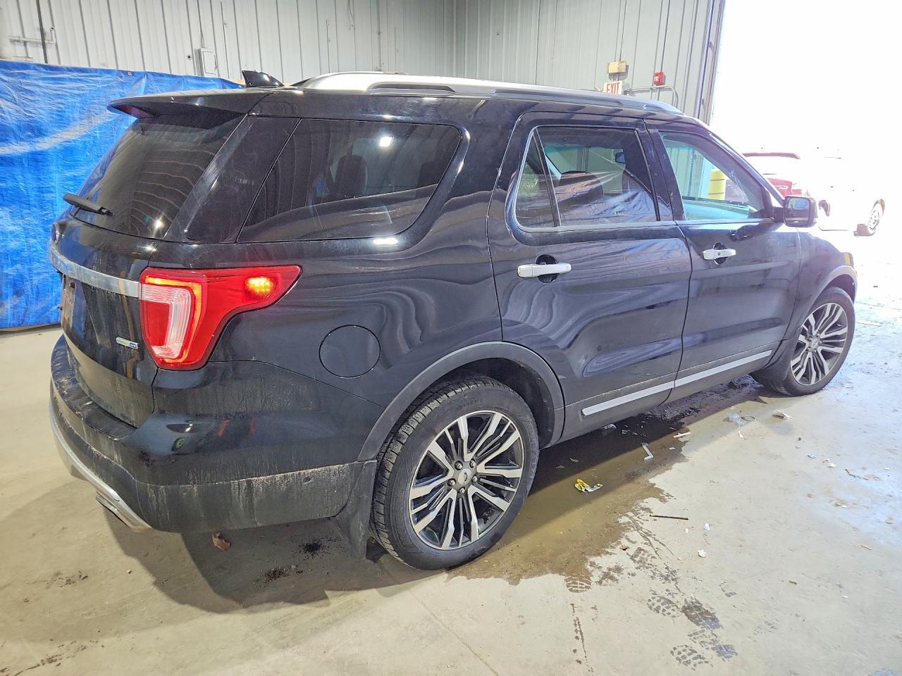 2016 Ford Explorer Platinum - Image 3