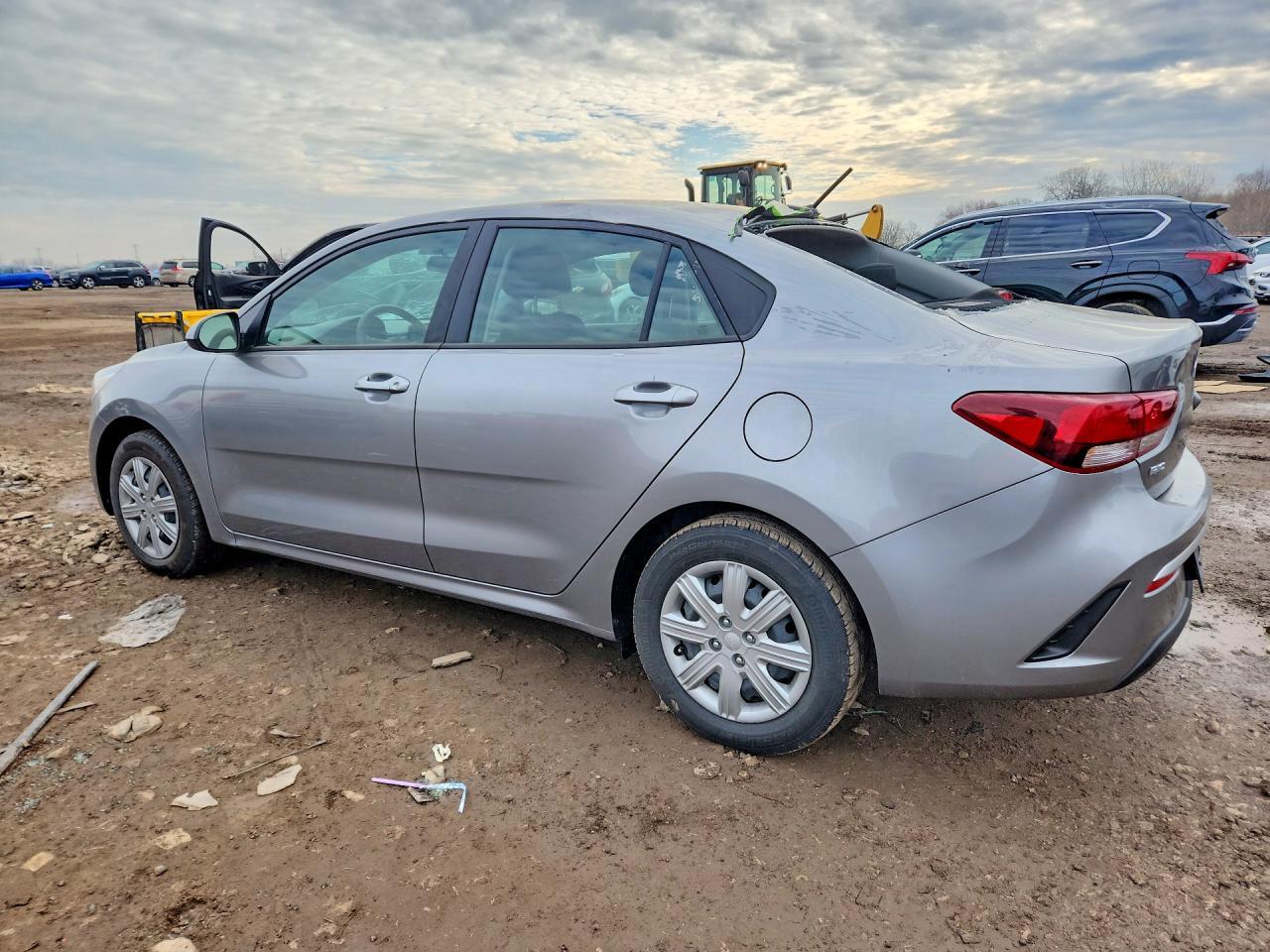 2023 Kia Rio S - Фото 2