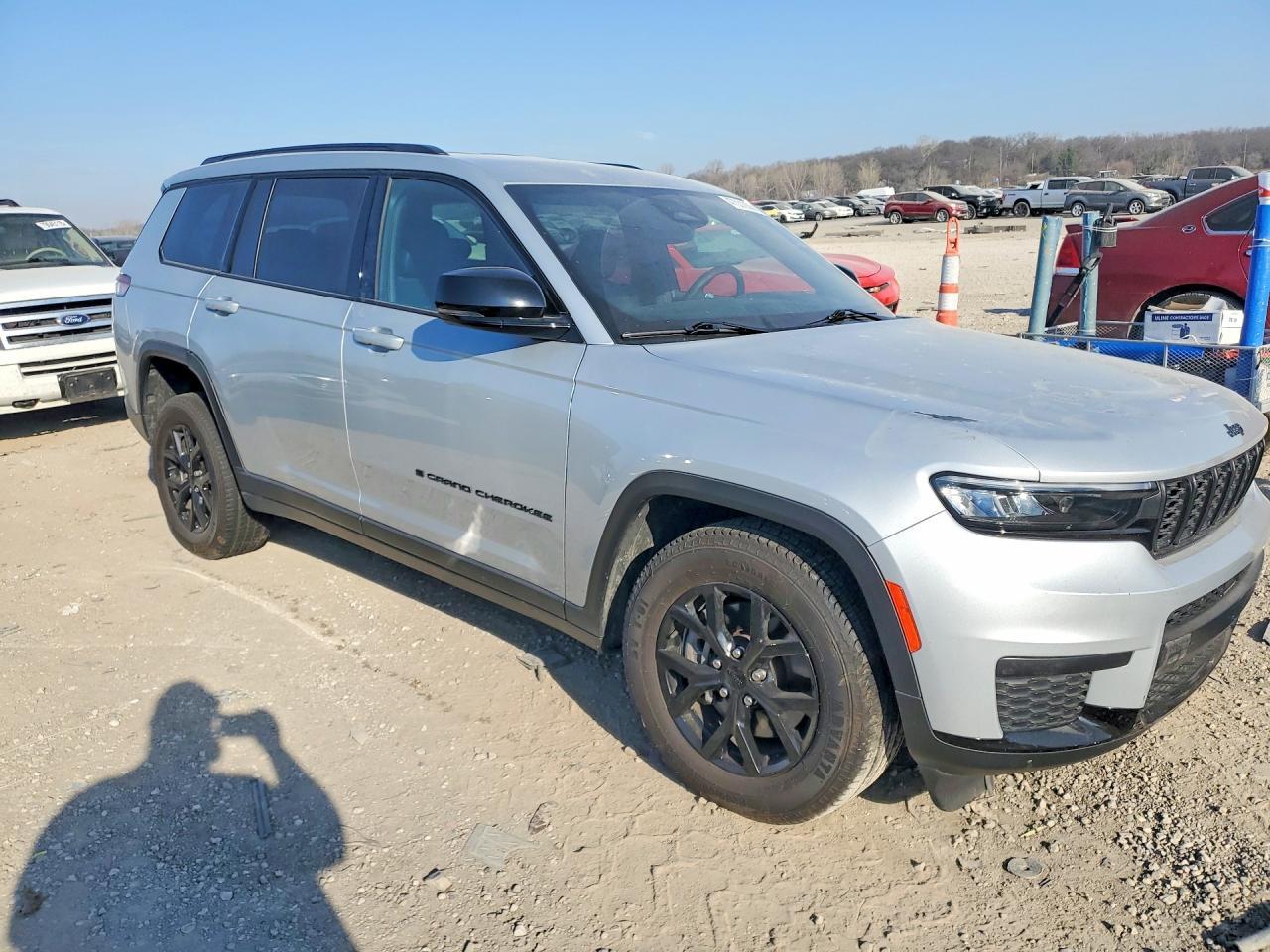 2024 Jeep Grand Cherokee L Laredo - Image 4
