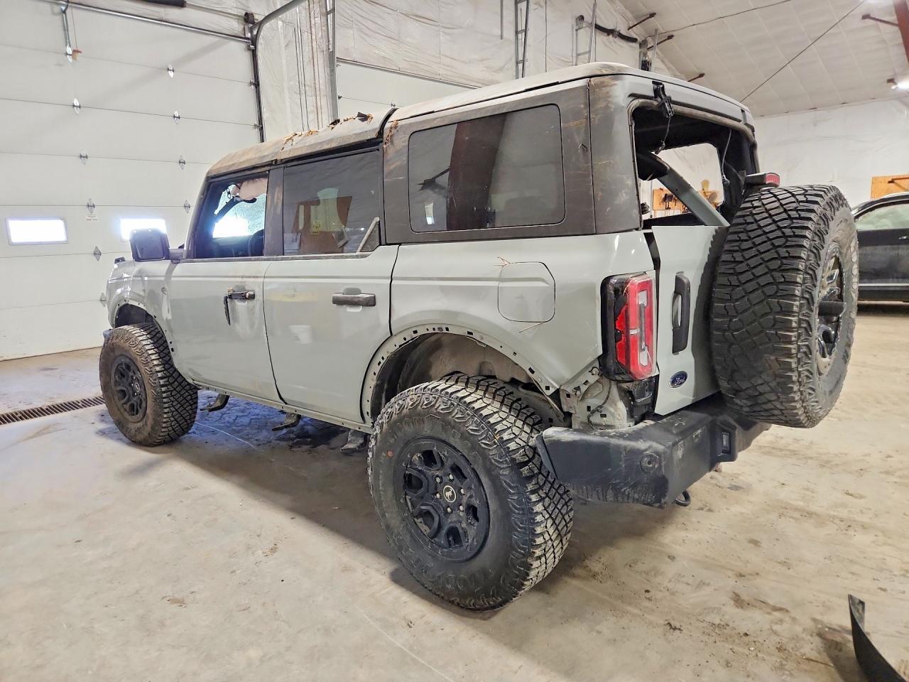2024 Ford Bronco Wildtrak - Image 2