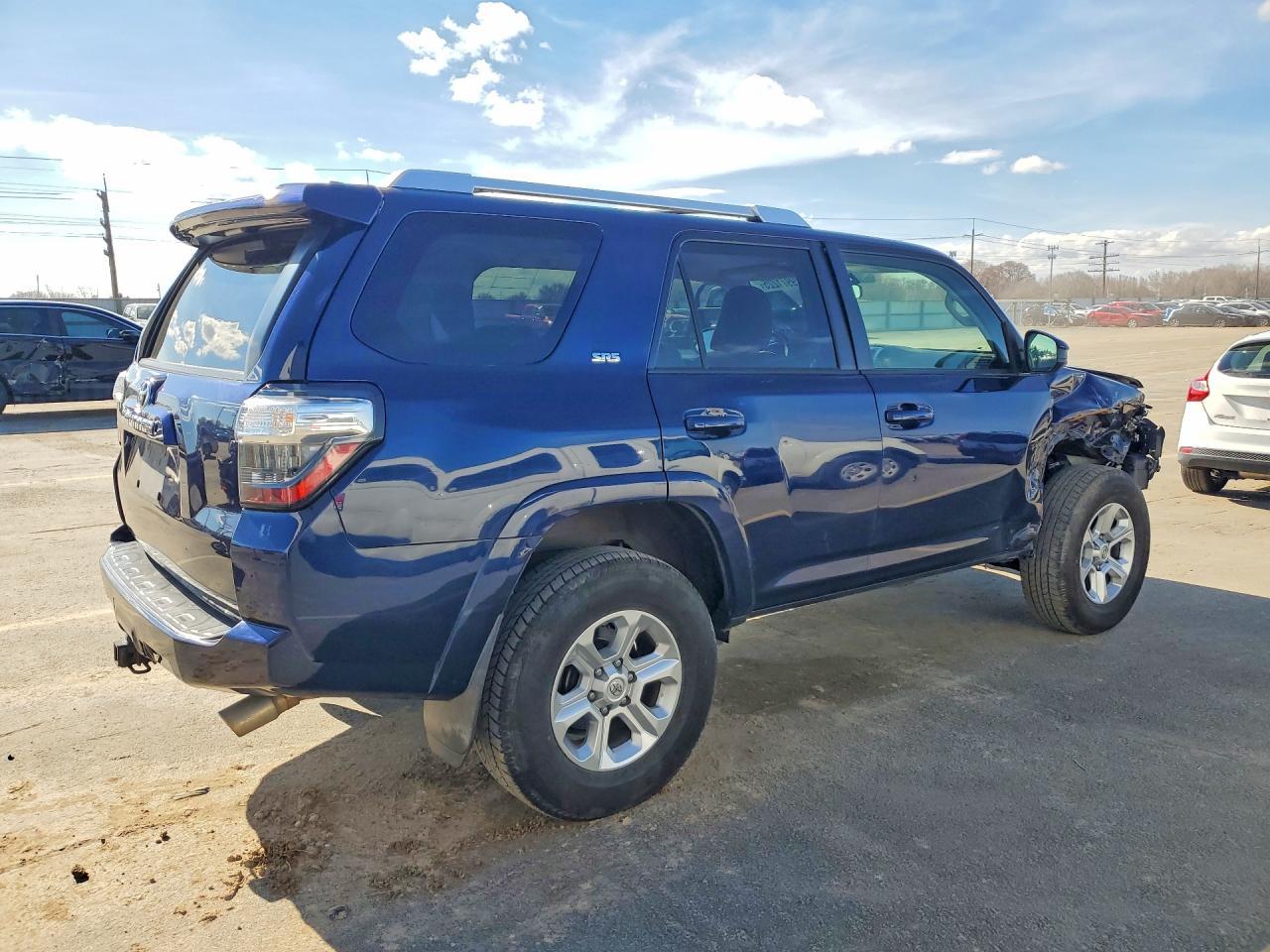 2016 Toyota 4Runner Sr5 - Image 3