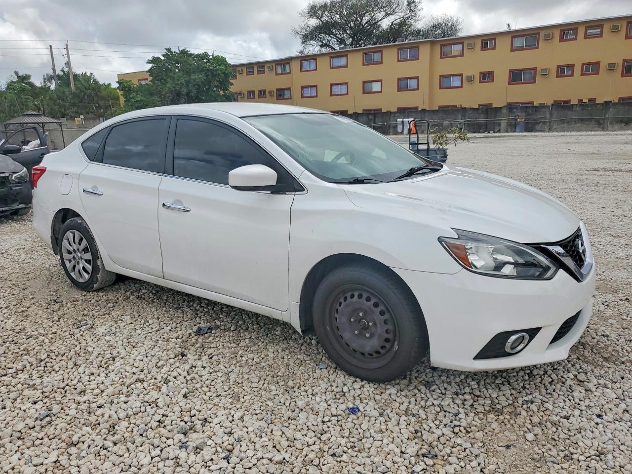 2019 Nissan Sentra S - Фото 4