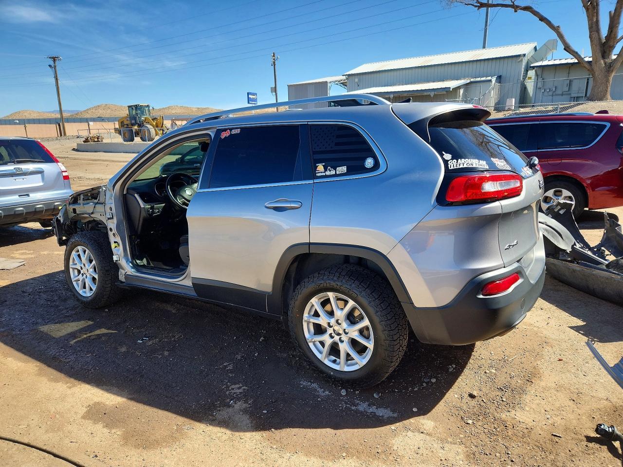 2016 Jeep Cherokee Latitude - Image 2