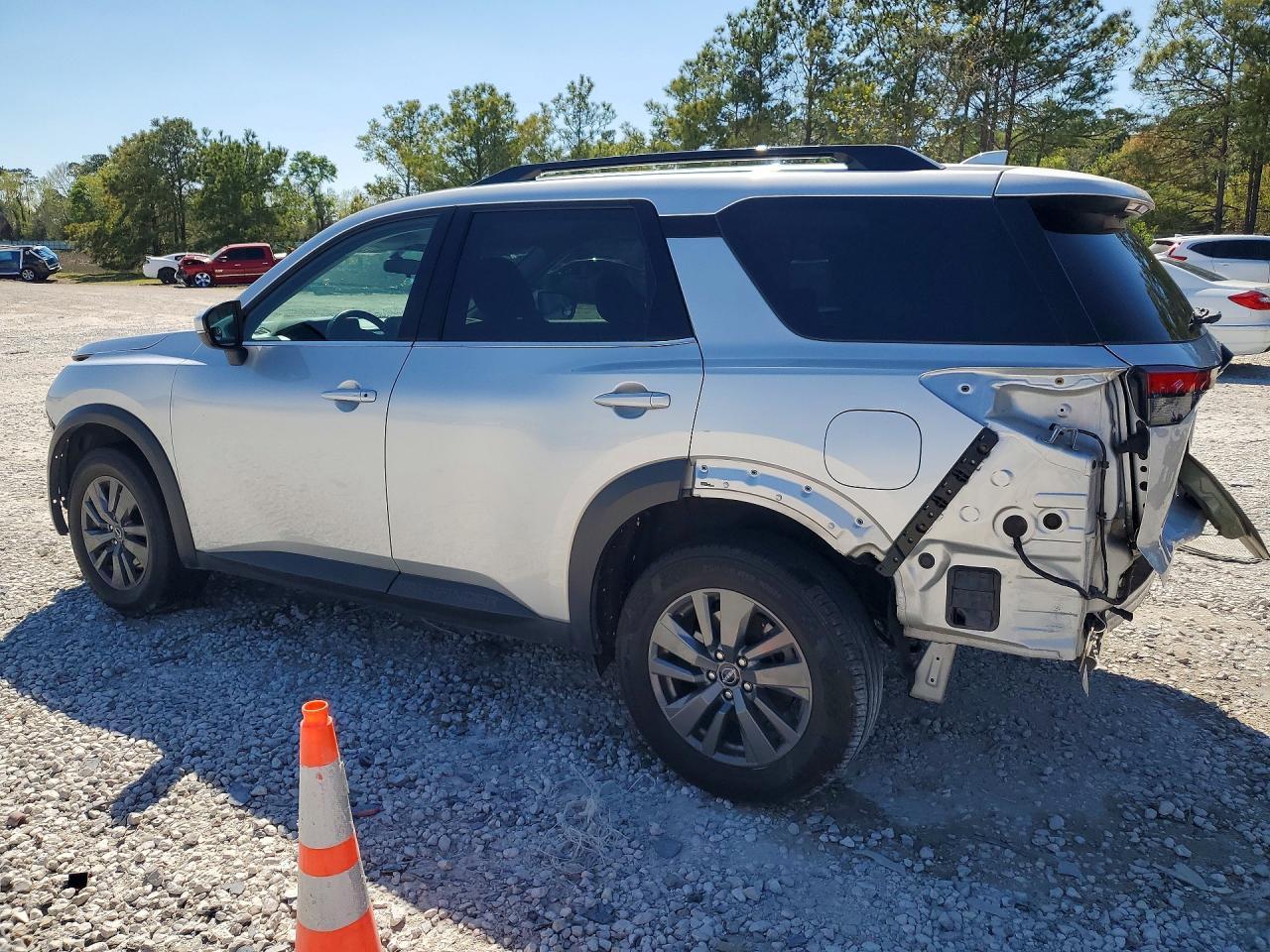 2023 Nissan Pathfinder Sv - Фото 2