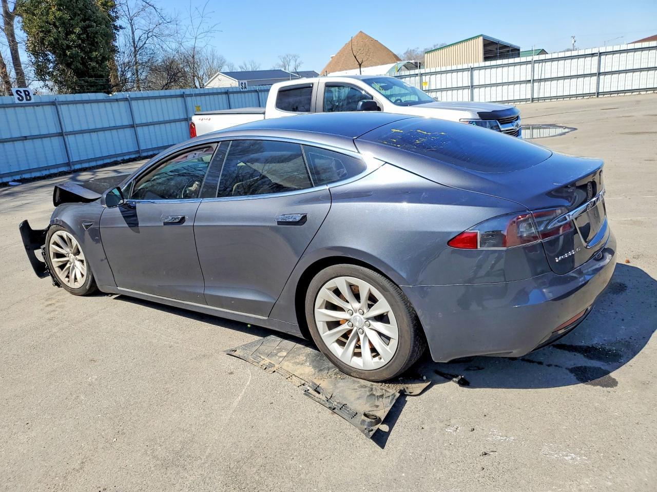 2017 Tesla Model S - Фото 2