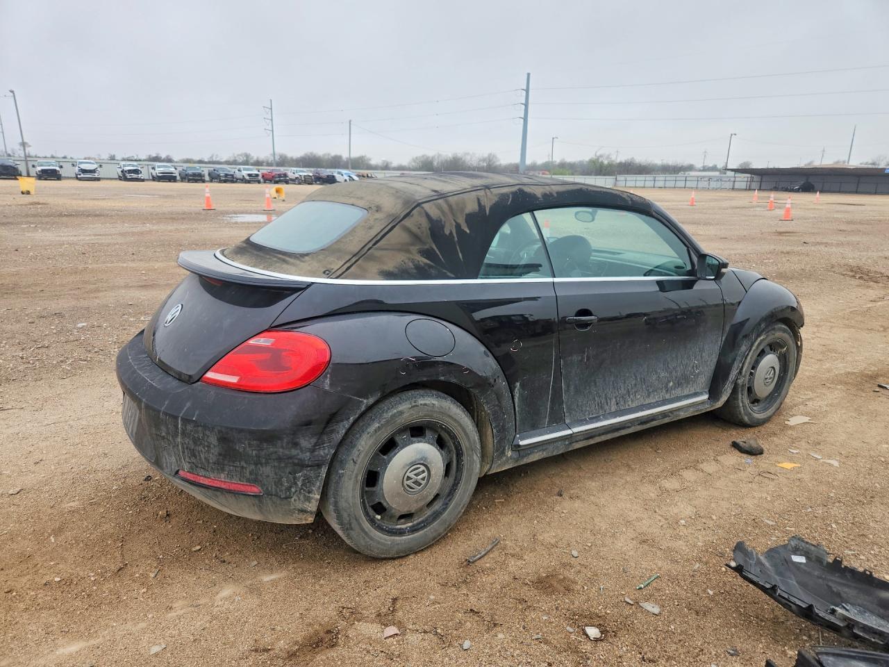 2015 Volkswagen Beetle 1.8T - Фото 3