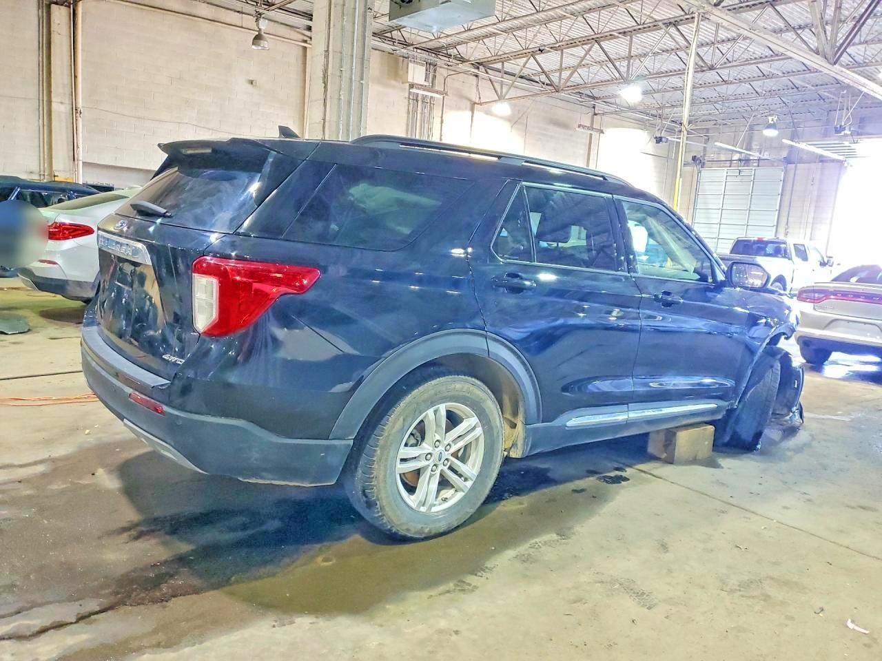 2022 Ford Explorer Xlt - Фото 3