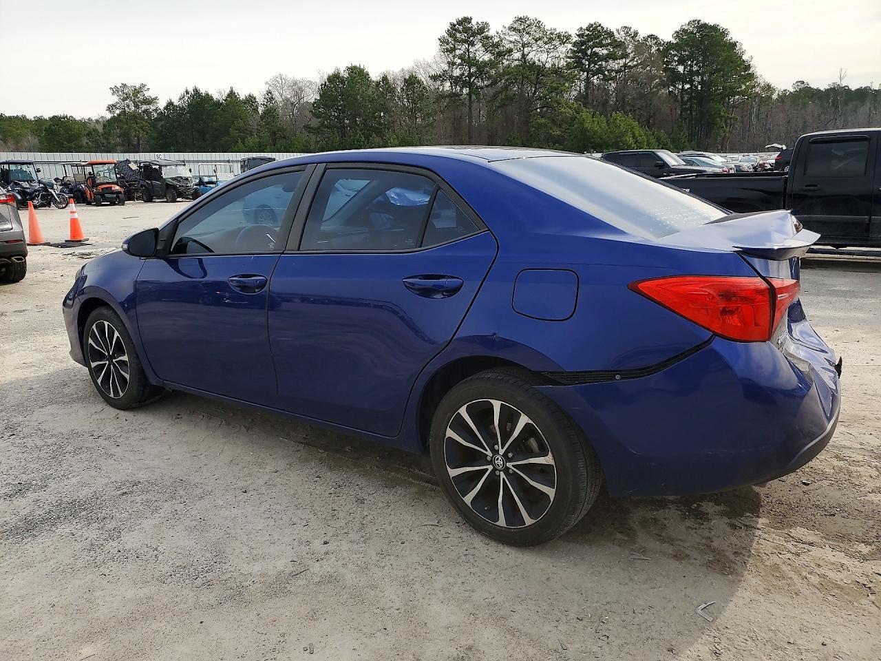 2017 Toyota Corolla Se - Фото 2
