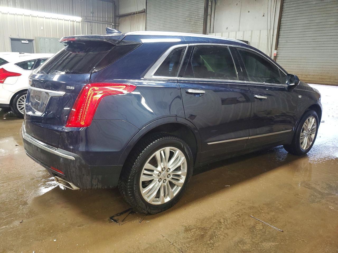 2017 Cadillac Xt5 Premium Luxury - Фото 3