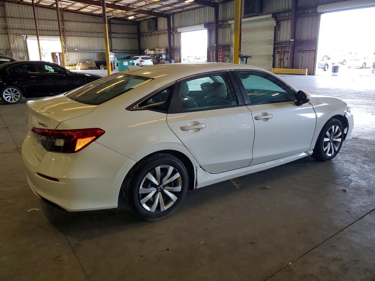 2022 Honda Civic Touring - Image 3