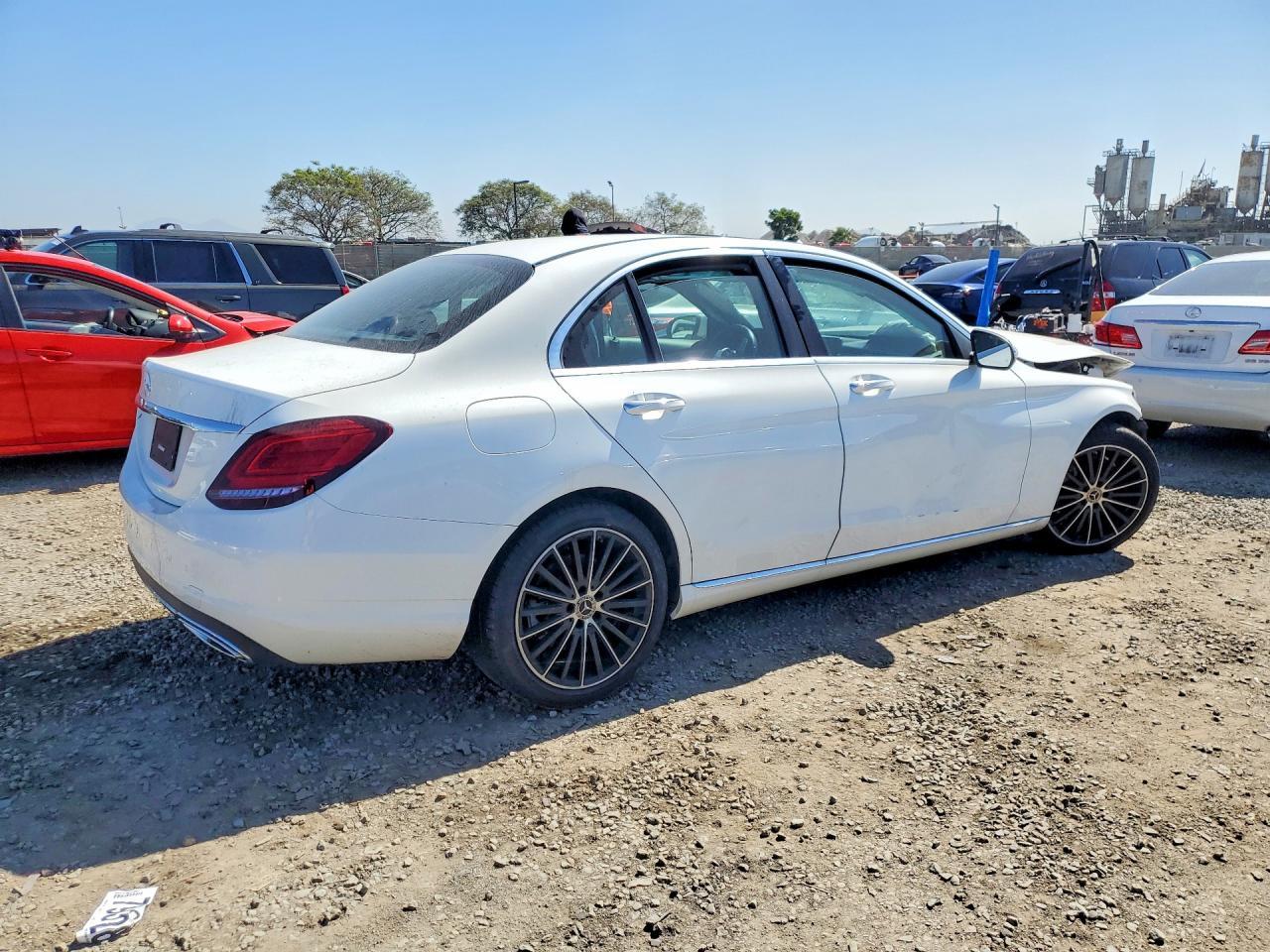2021 Mercedes-Benz C 300 - Фото 3
