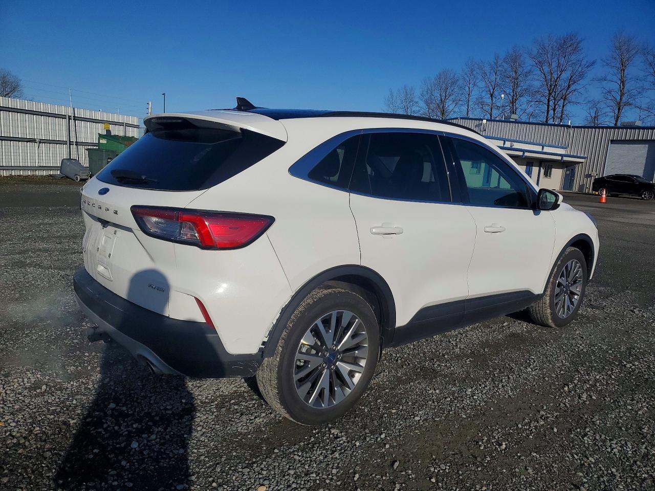 2022 Ford Escape Titanium - Фото 3