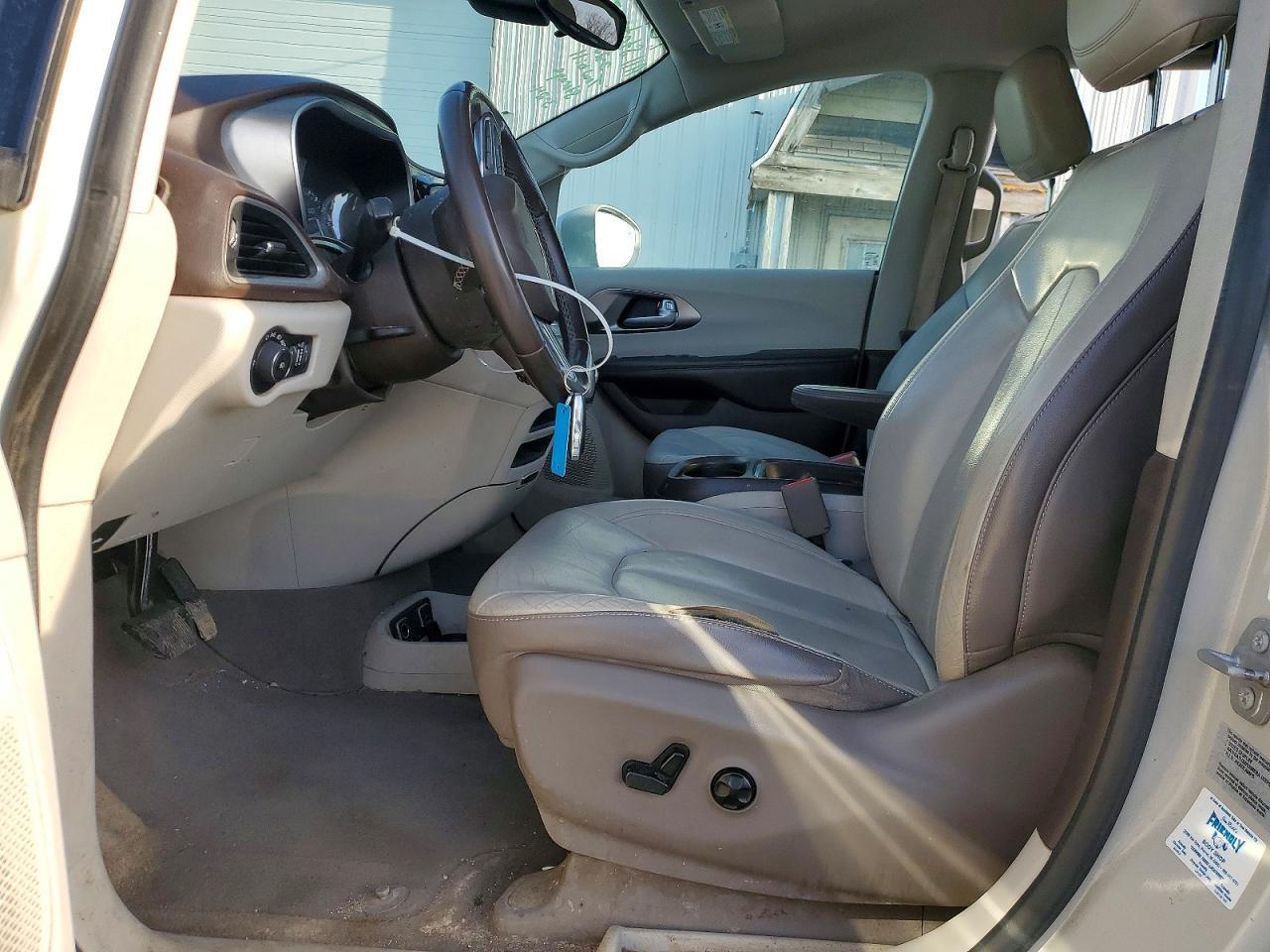 2017 Chrysler Pacifica Touring L - Фото 7