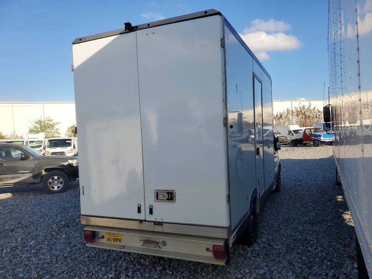 2020 Ford Transit Delivery Truck - Image 4