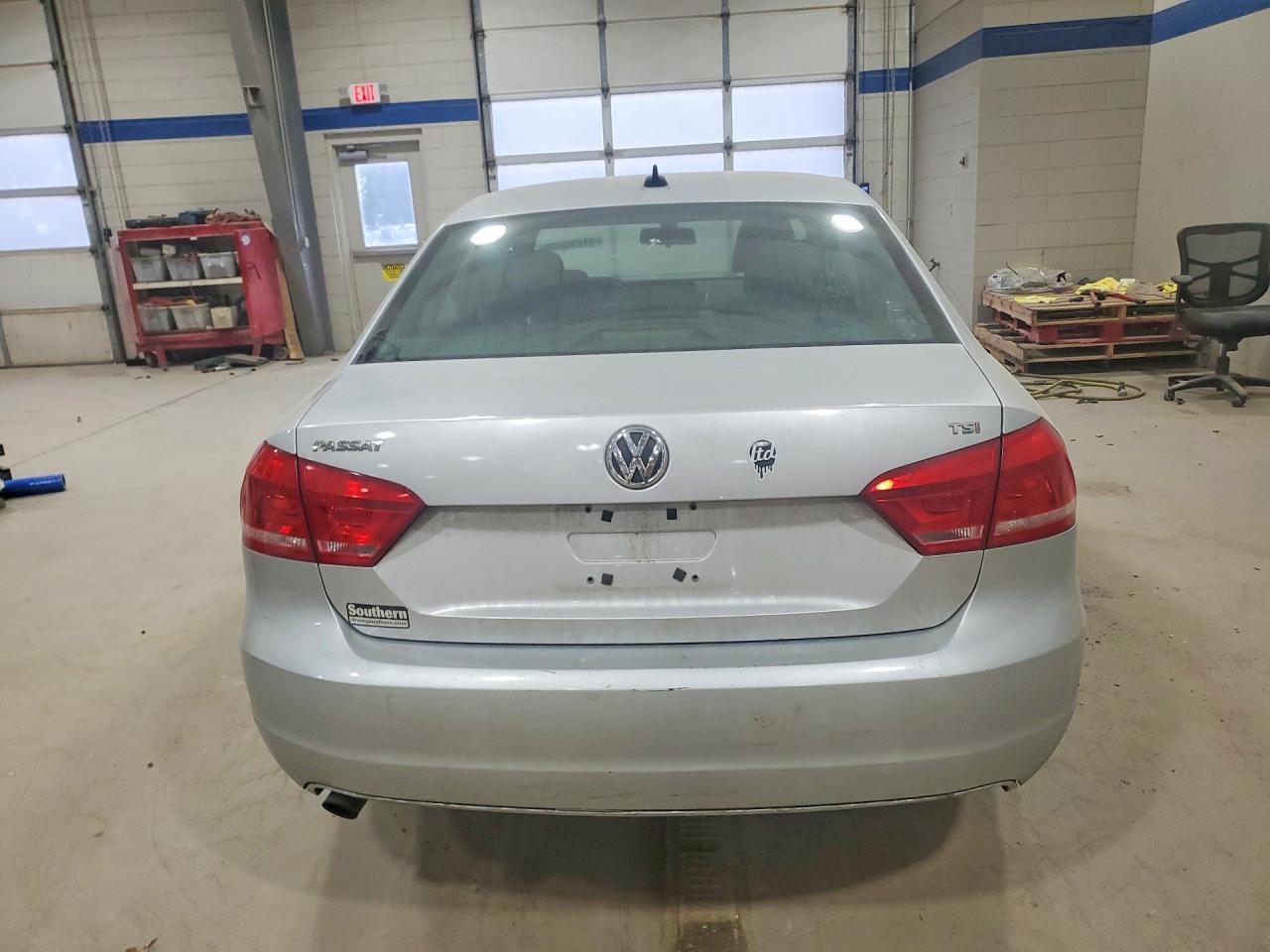 2015 Volkswagen Passat S - Image 6