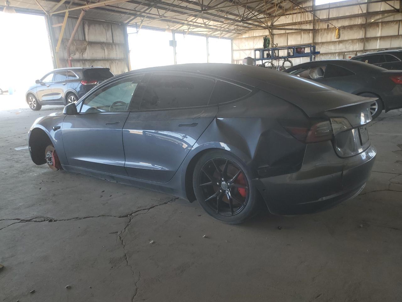 2021 Tesla Model 3 - Фото 2