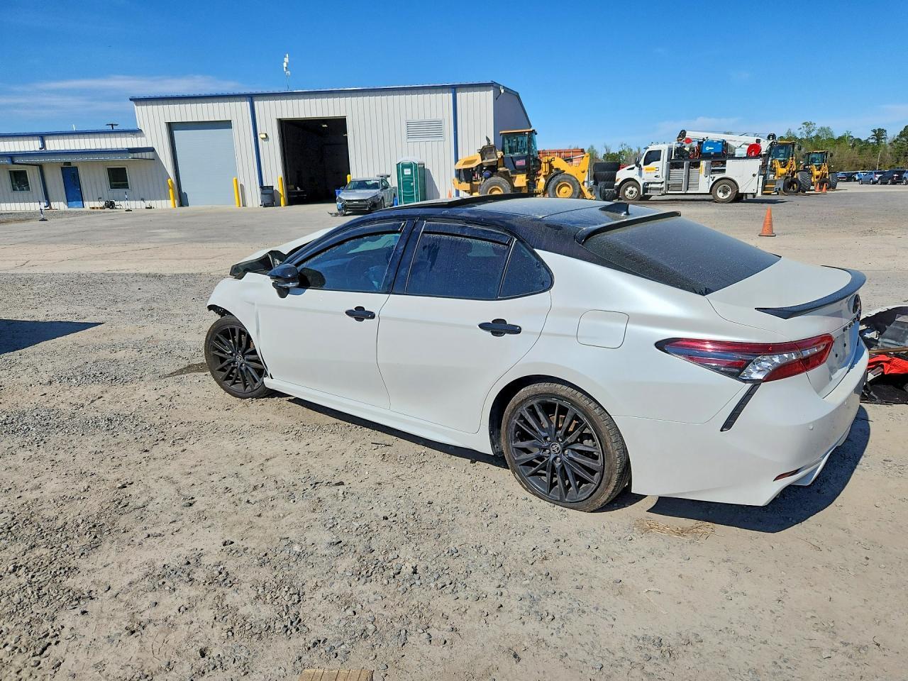 2022 Toyota Camry Xse - Фото 2