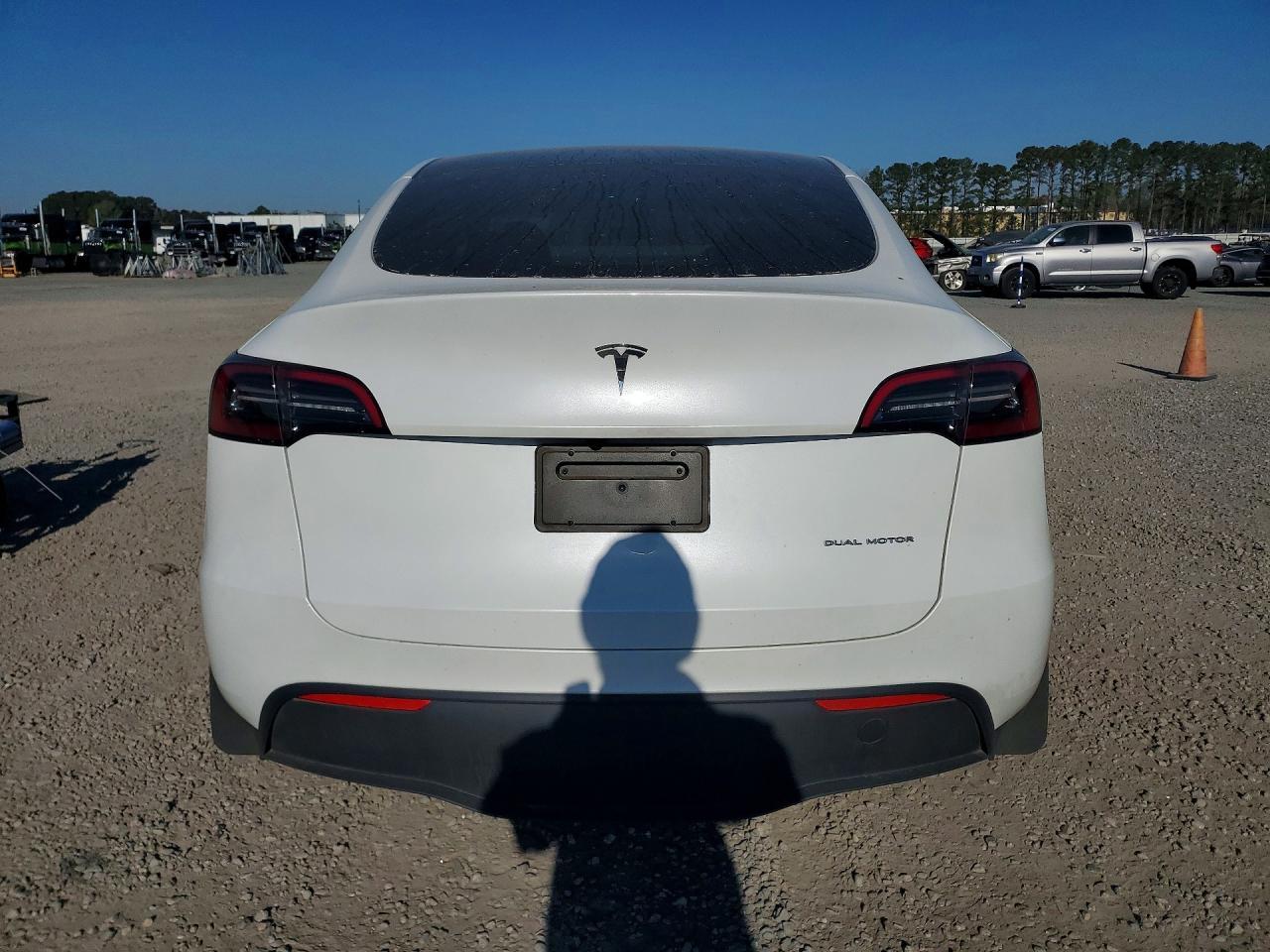 2023 Tesla Model Y - Фото 6