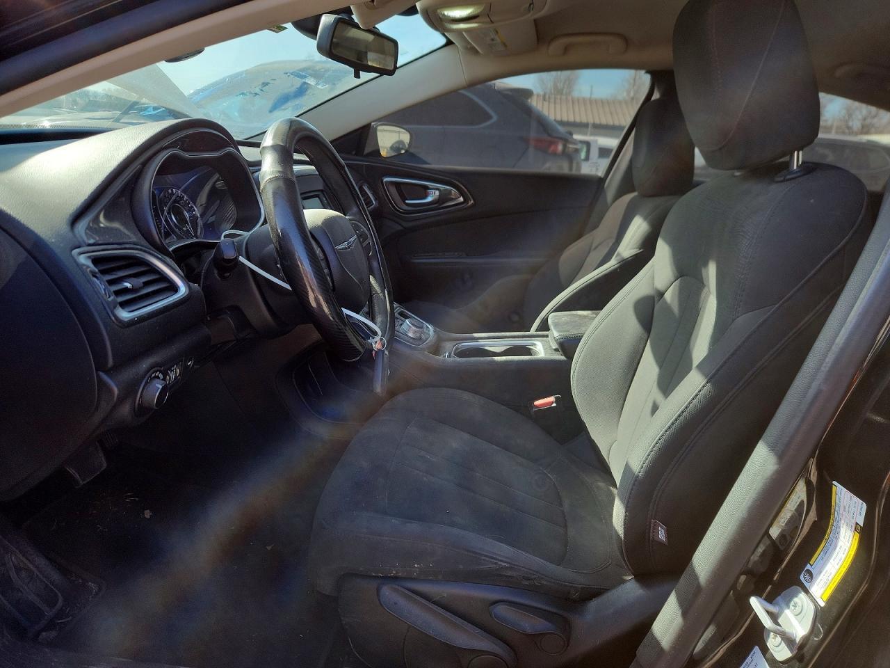 2016 Chrysler 200 Limited - Image 7