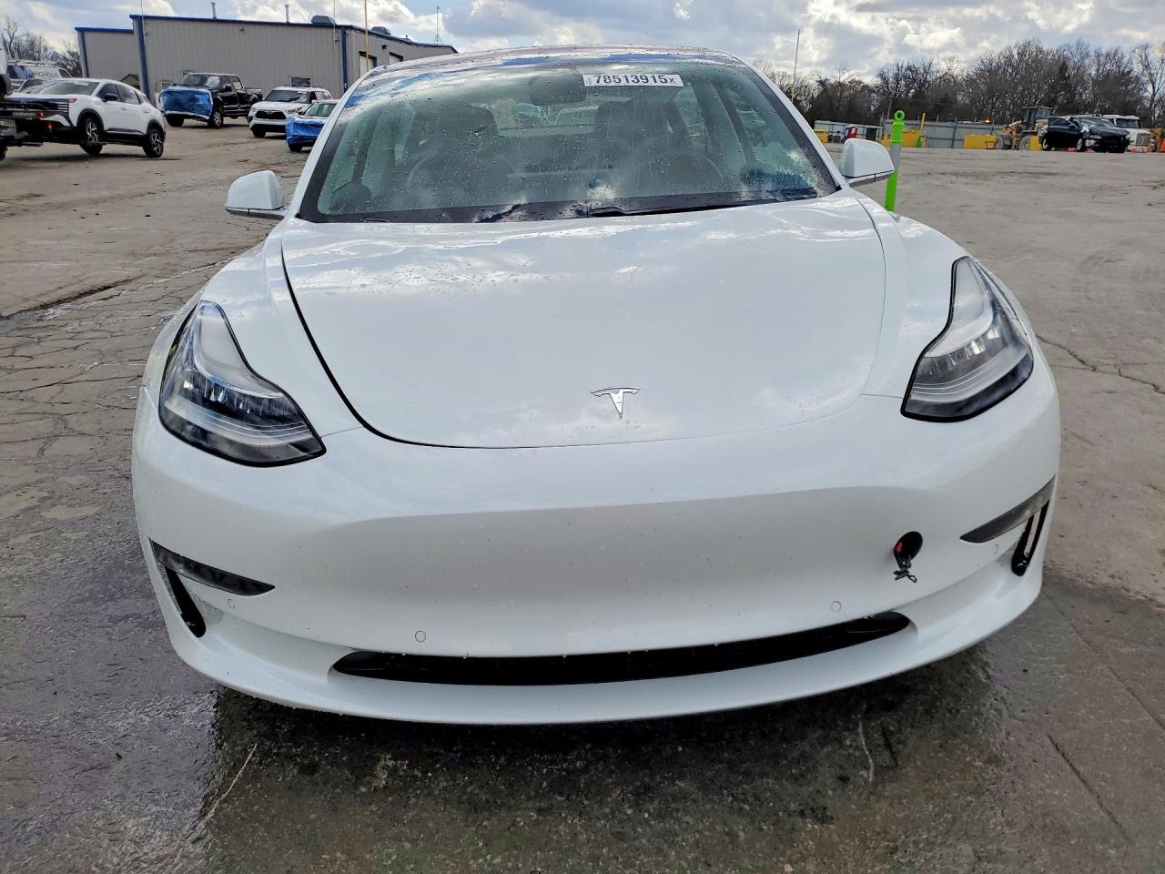 2018 Tesla Model 3 - Фото 5
