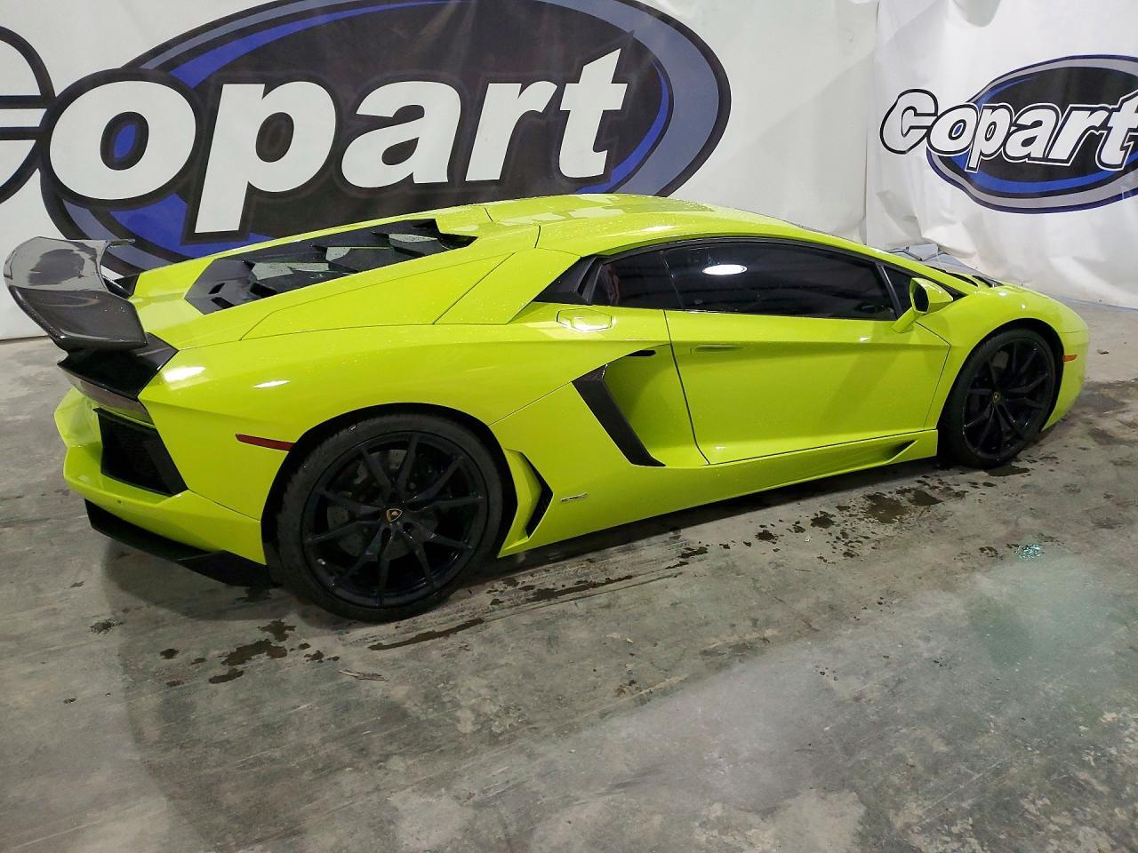 2014 Lamborghini Aventador - Фото 3