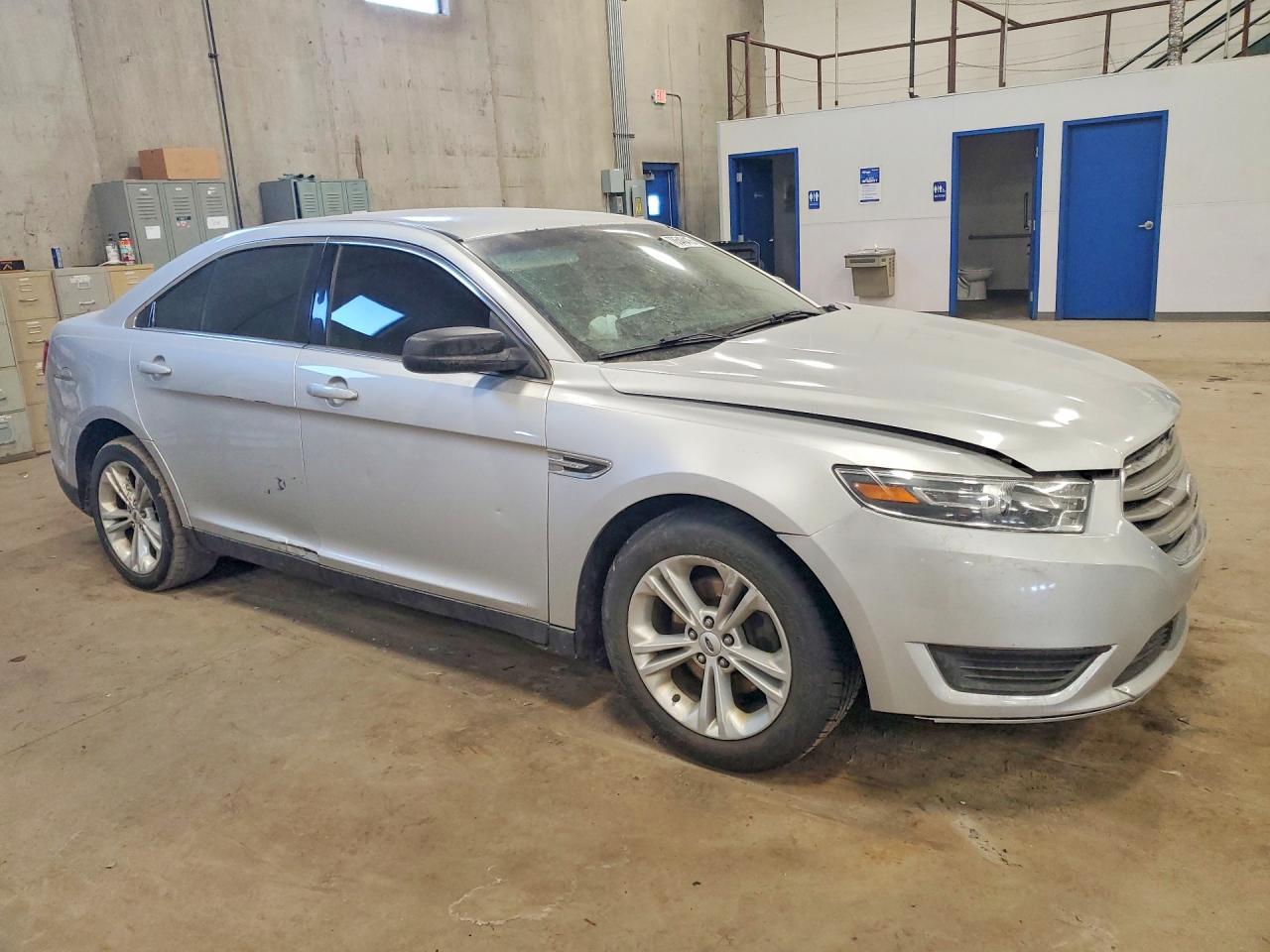 2016 Ford Taurus Se - Фото 4