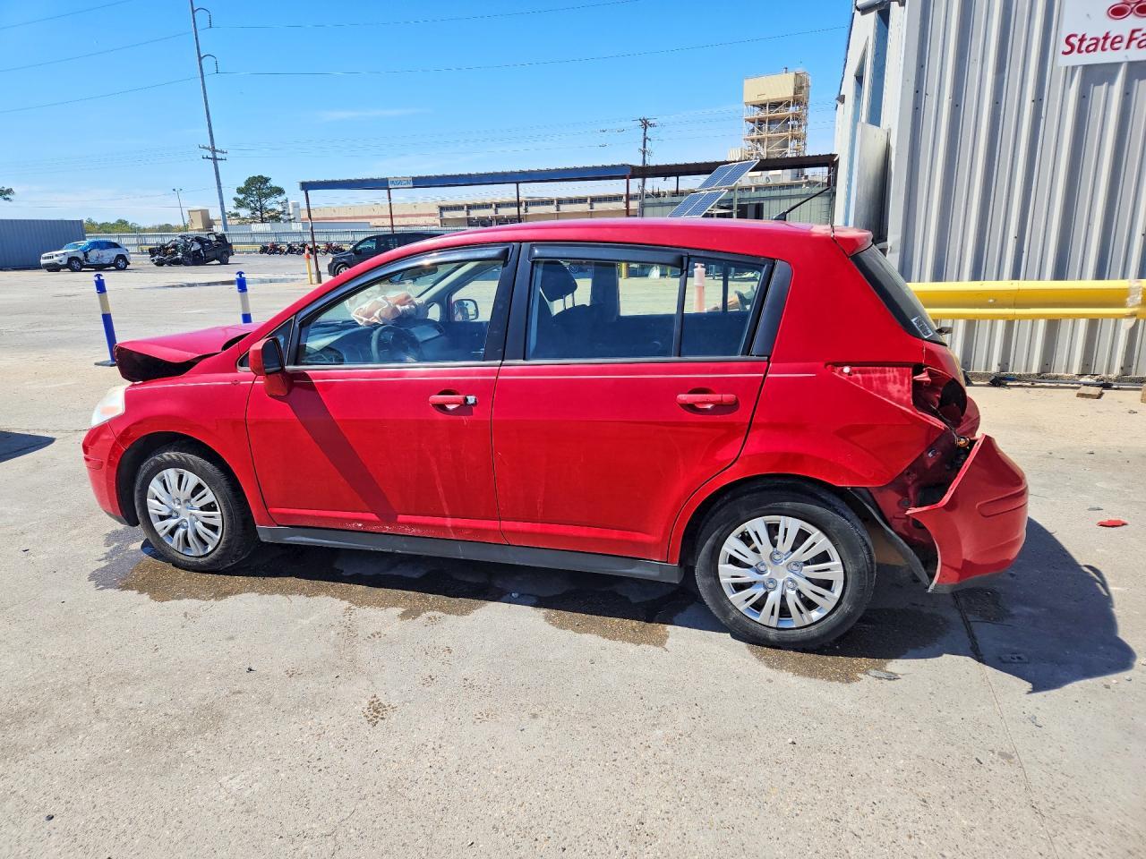 2011 Nissan Versa 1.8 S - Фото 2