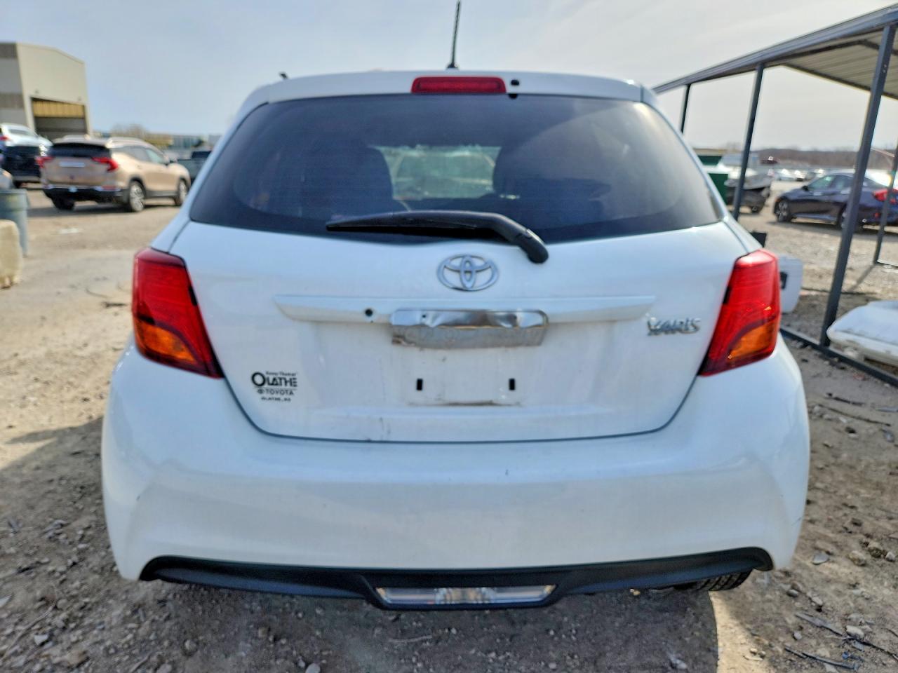 2015 Toyota Yaris 5-Door L - Image 6