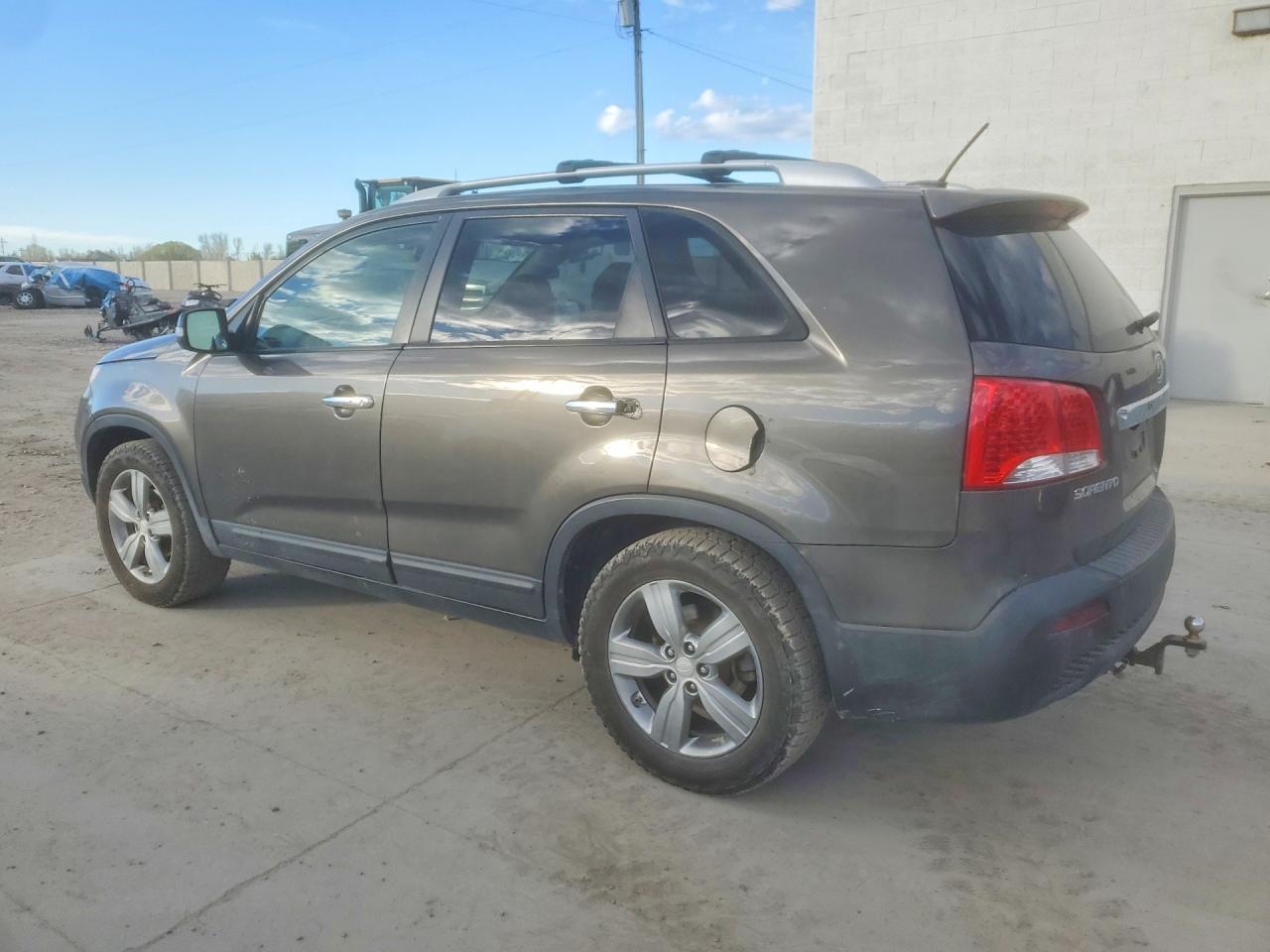 2013 Kia Sorento Ex - Image 2