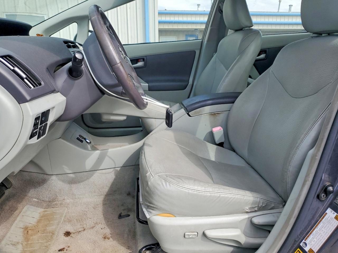 2010 Toyota Prius V - Фото 7