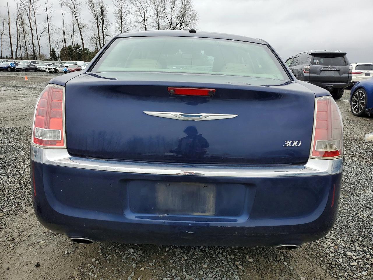 2014 Chrysler 300 - Image 6