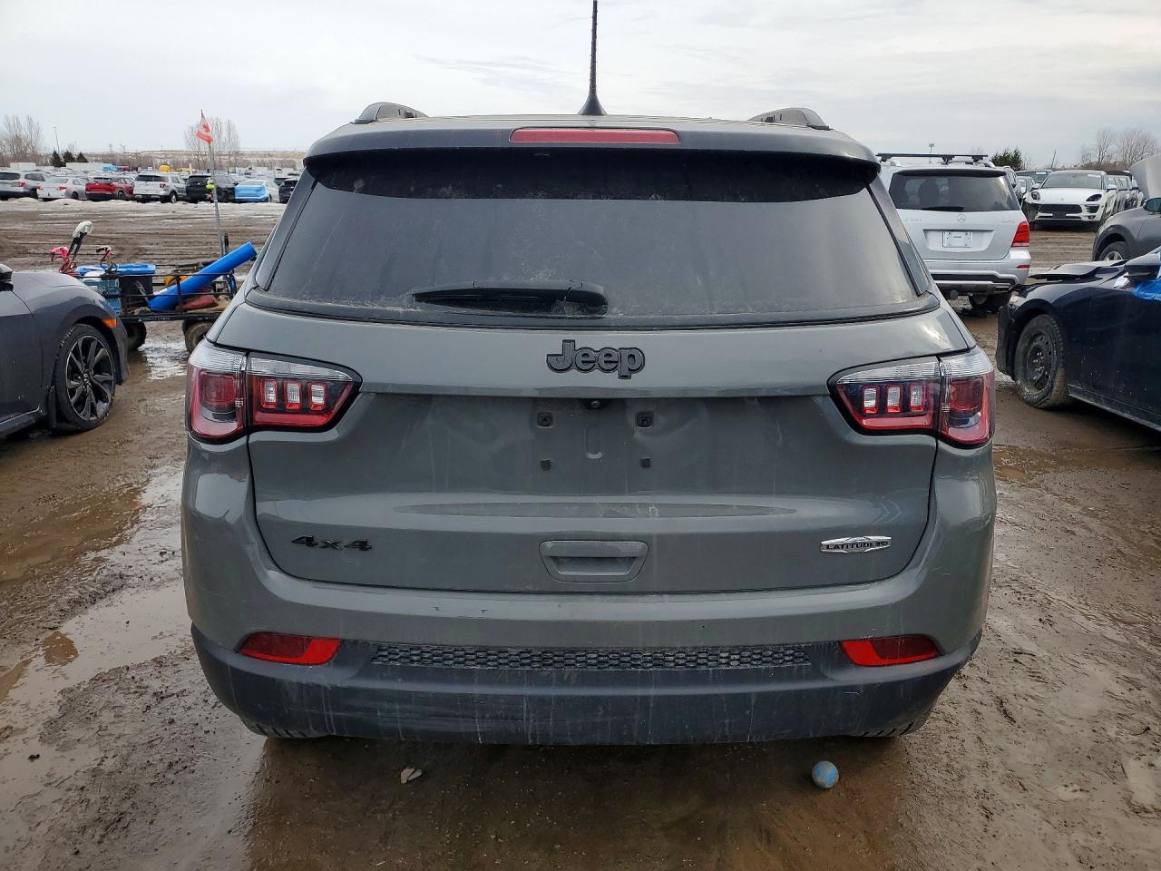 2023 Jeep Compass - Image 6