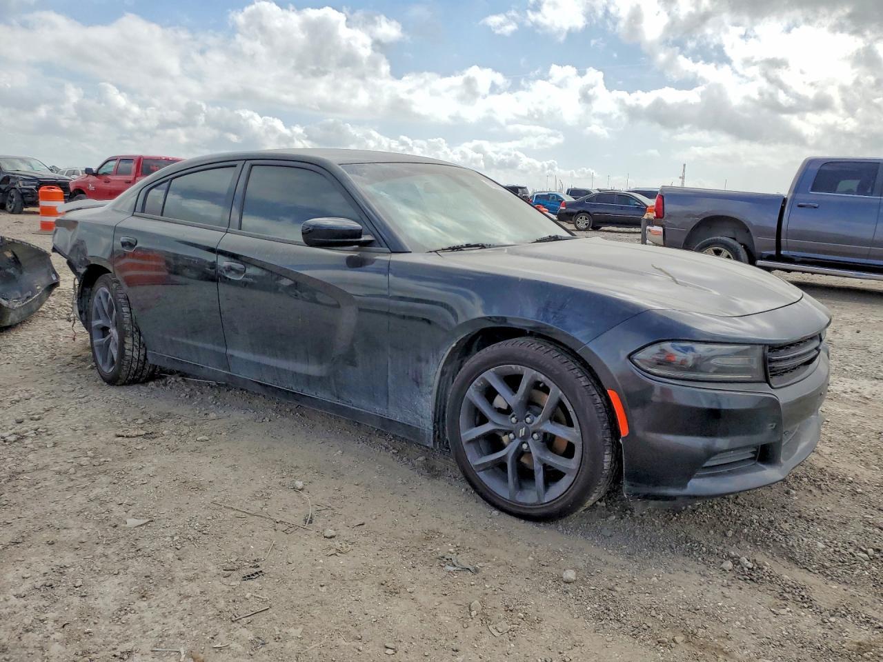 2019 Dodge Charger Sxt - Image 4