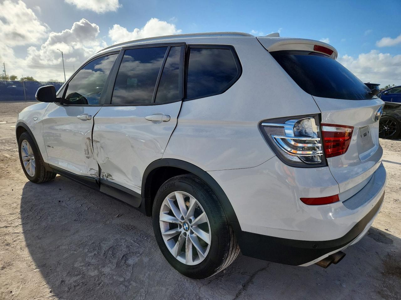 2017 BMW X3 Sdrive28I - Фото 2