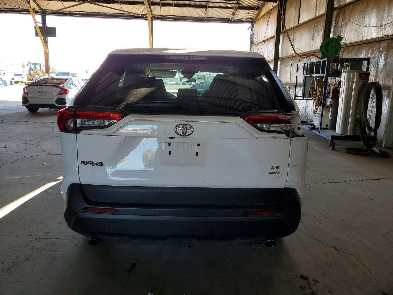 2024 Toyota Rav4 Le - Image 6
