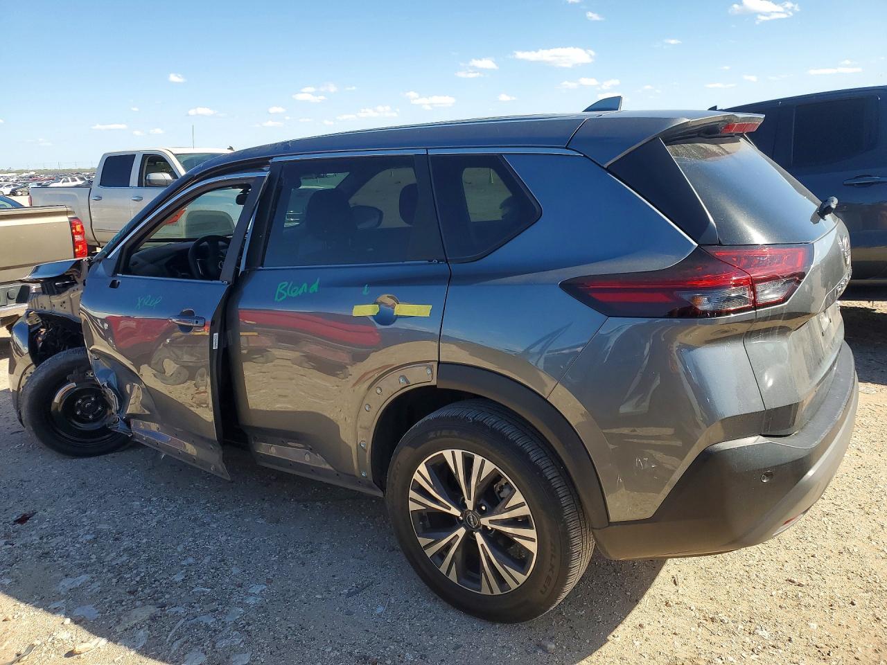 2023 Nissan Rogue Sv - Фото 2