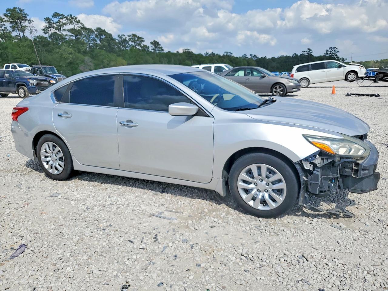 2016 Nissan Altima 2.5 S - Фото 4
