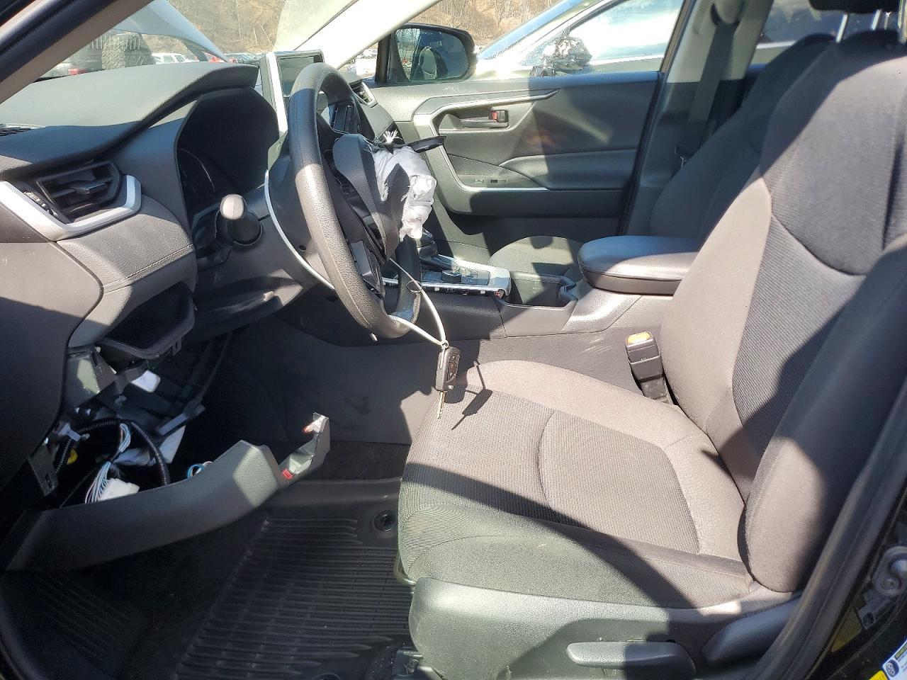 2024 Toyota Rav4 Hybrid Le - Image 7