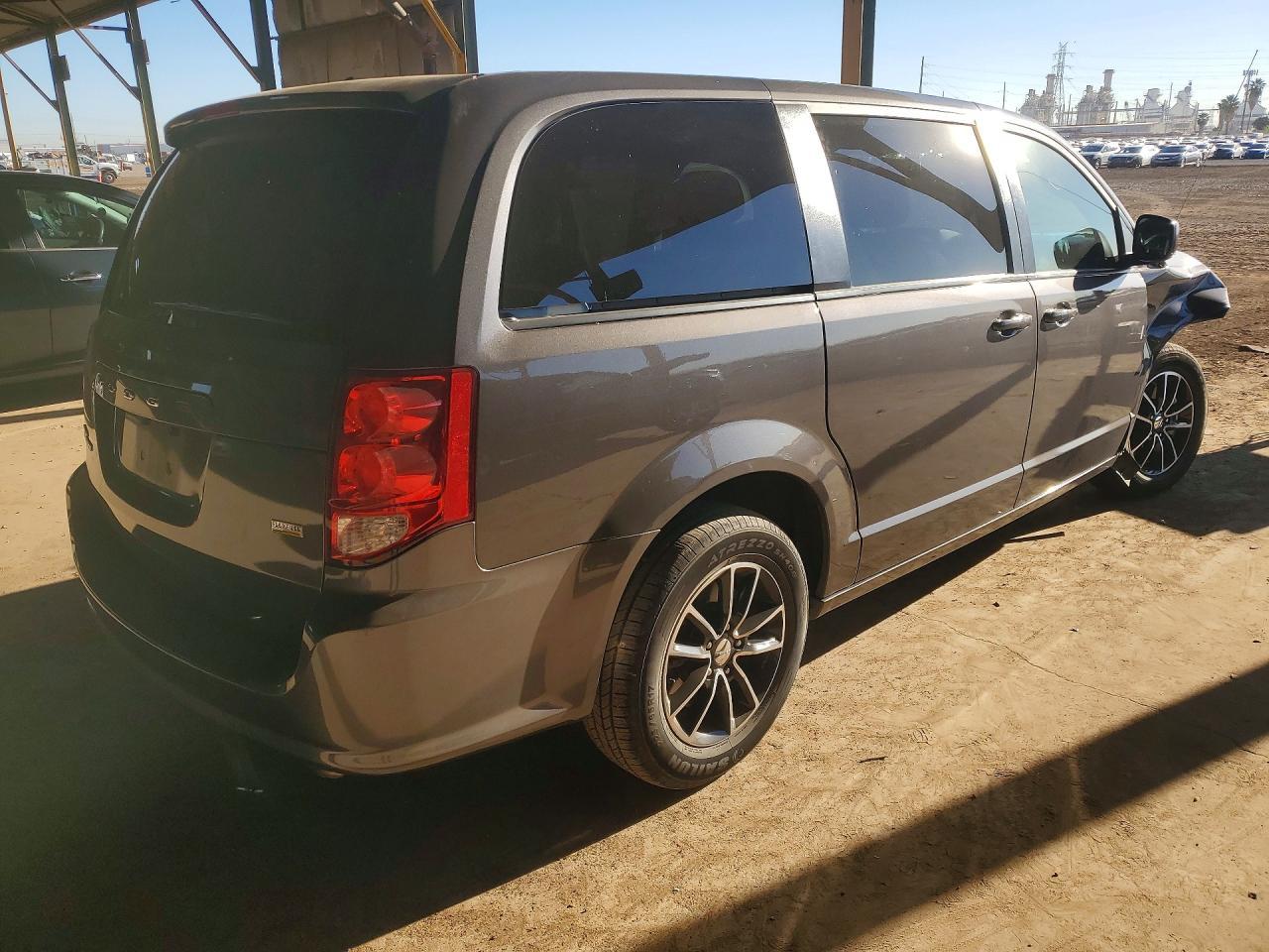 2018 Dodge Grand Caravan Se - Image 3